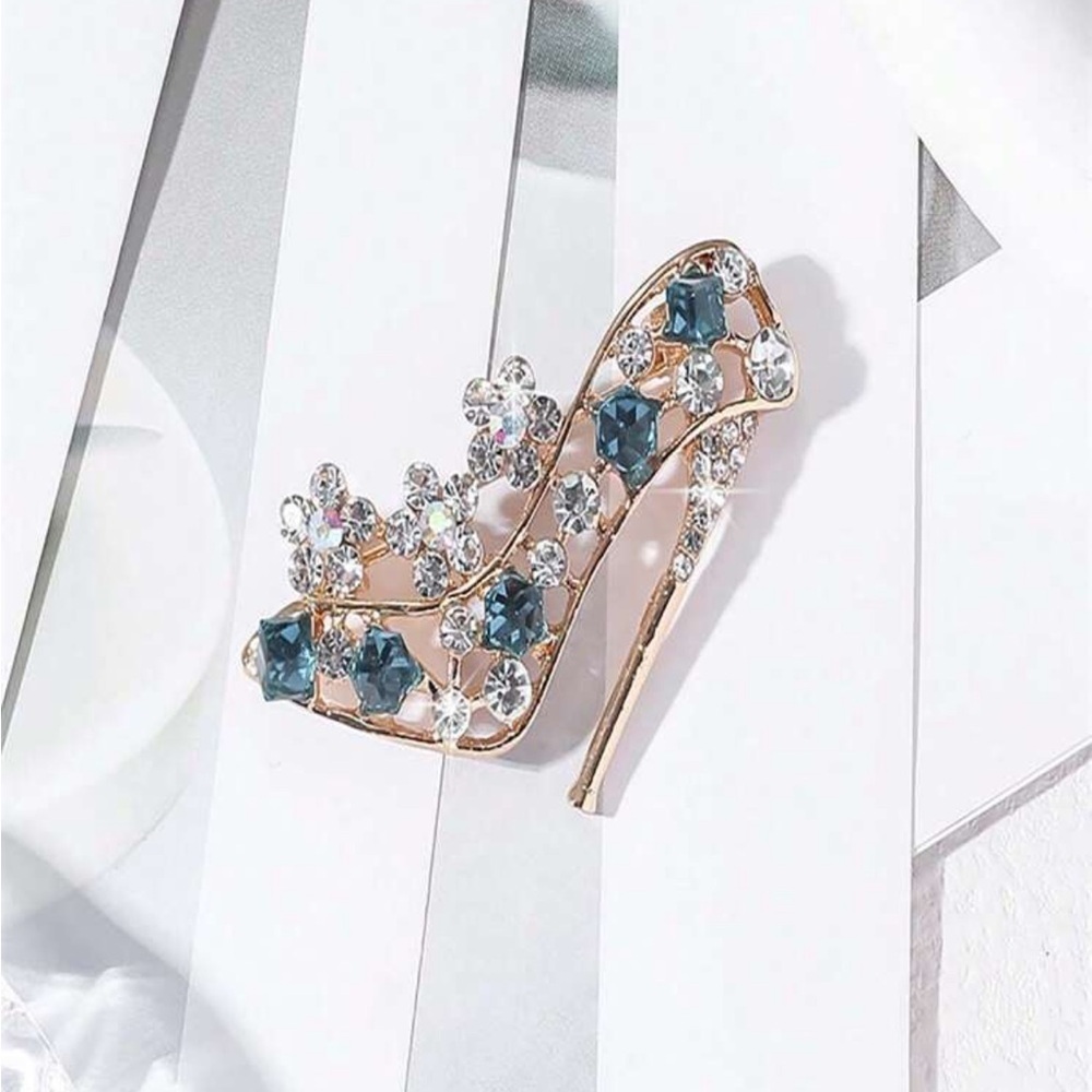 Elegant Gold and Blue Crystal Shoe Brooch - Picture 2 of 4